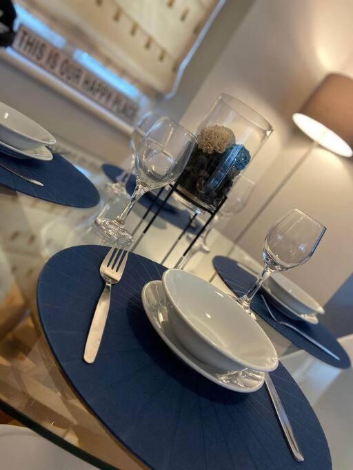 Sapphire - 3 Bedroom House Sleeps 7 With Parking. Ipswich Exterior photo